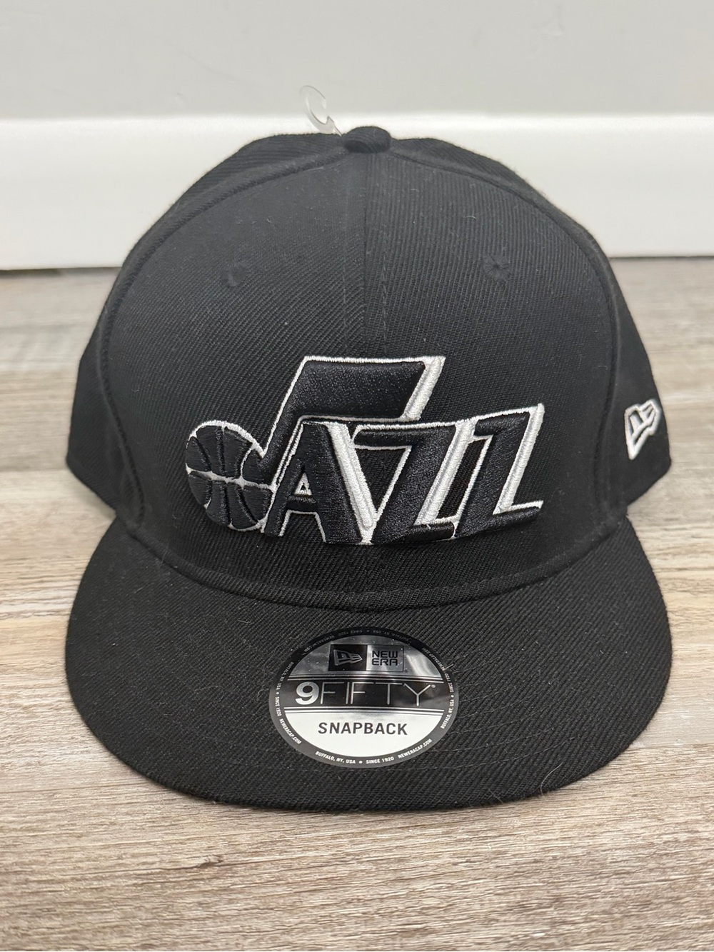 New Era Black Utah Jazz 9FIFTY Snapback Hat w/ Embroidered Logo NEW w/ tags